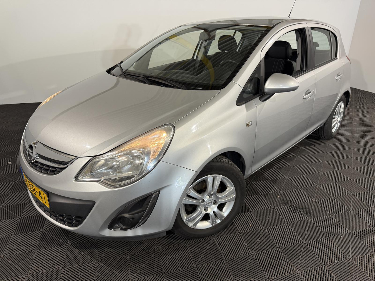Opel | Corsa | 1.2-16V Rhythm | 2013 | 198.171 km | 5KBB41 | Logisch - Hatchback: bilde 1 Opel | Corsa | 1.2-16V Rhythm | 2013 | 198.171 km | 5KBB41 | Logisch - Hatchback: bilde 1