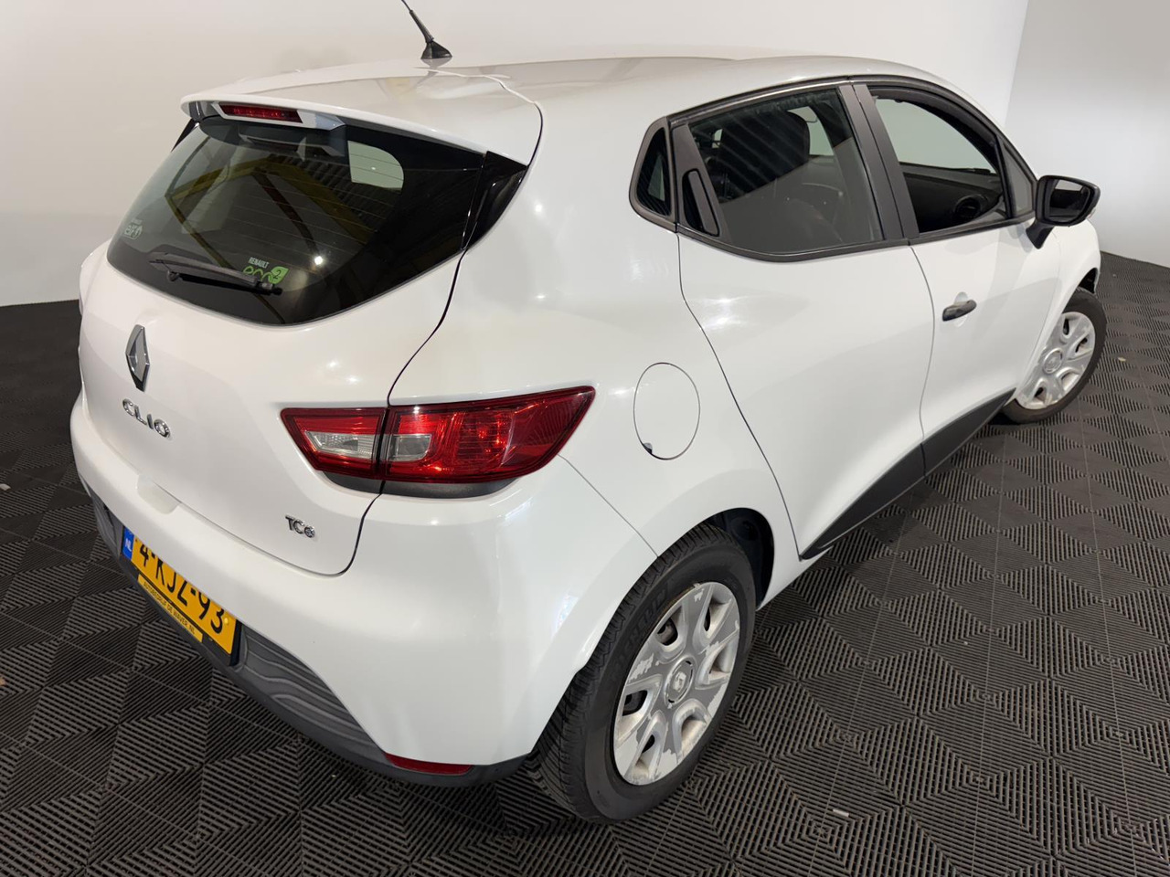 Renault | Clio | 0.9 TCe Authentique | 2013 | 160.970 km | 4KJZ93 | Logisch - Hatchback: bilde 2 Renault | Clio | 0.9 TCe Authentique | 2013 | 160.970 km | 4KJZ93 | Logisch - Hatchback: bilde 2