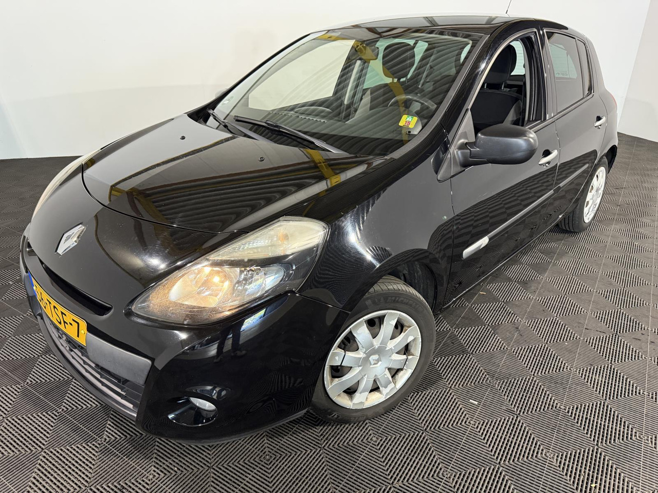 Renault | Clio | 1.2 Authentique | 2012 | 216.427 km | 56TSF7 | Logisch - Hatchback: bilde 1 Renault | Clio | 1.2 Authentique | 2012 | 216.427 km | 56TSF7 | Logisch - Hatchback: bilde 1
