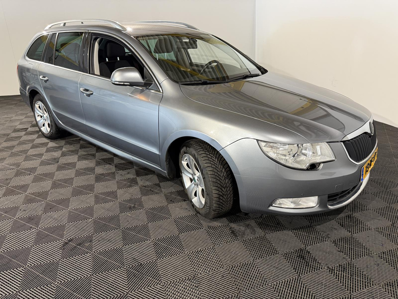 Skoda Superb Combi 1.4 TSI Gr Amb Bus | 2012 | 235.719 km | 73-TFG-7 - Personenbil: bilde 3 Skoda Superb Combi 1.4 TSI Gr Amb Bus | 2012 | 235.719 km | 73-TFG-7 - Personenbil: bilde 3