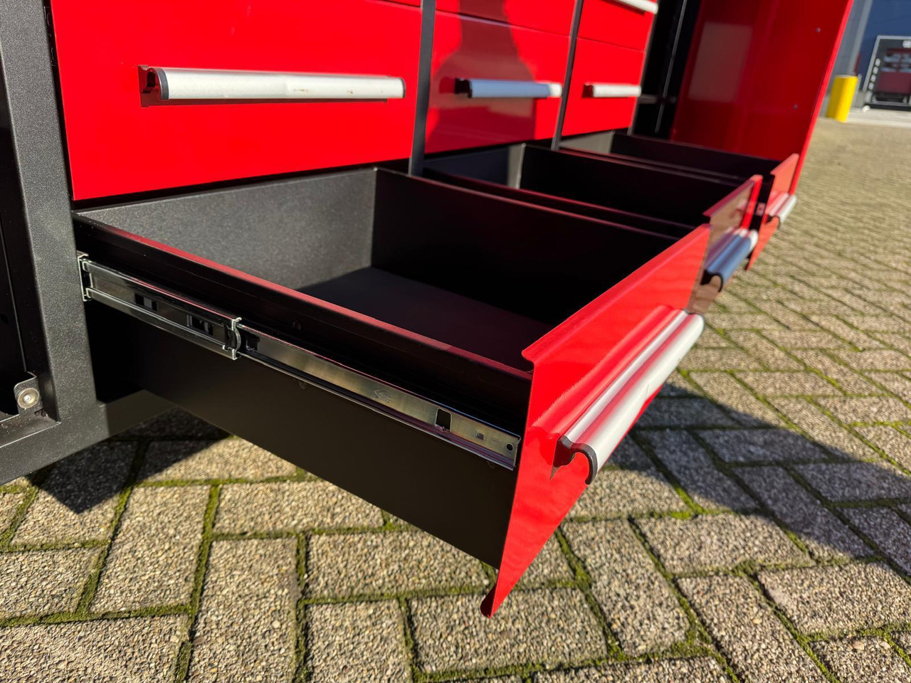 StahlWorks 10FT-12D-2-01C Gereedschapswand met 12 Lades en 2 Deuren (Nieuw) - Verkstedutstyr: bilde 3 StahlWorks 10FT-12D-2-01C Gereedschapswand met 12 Lades en 2 Deuren (Nieuw) - Verkstedutstyr: bilde 3