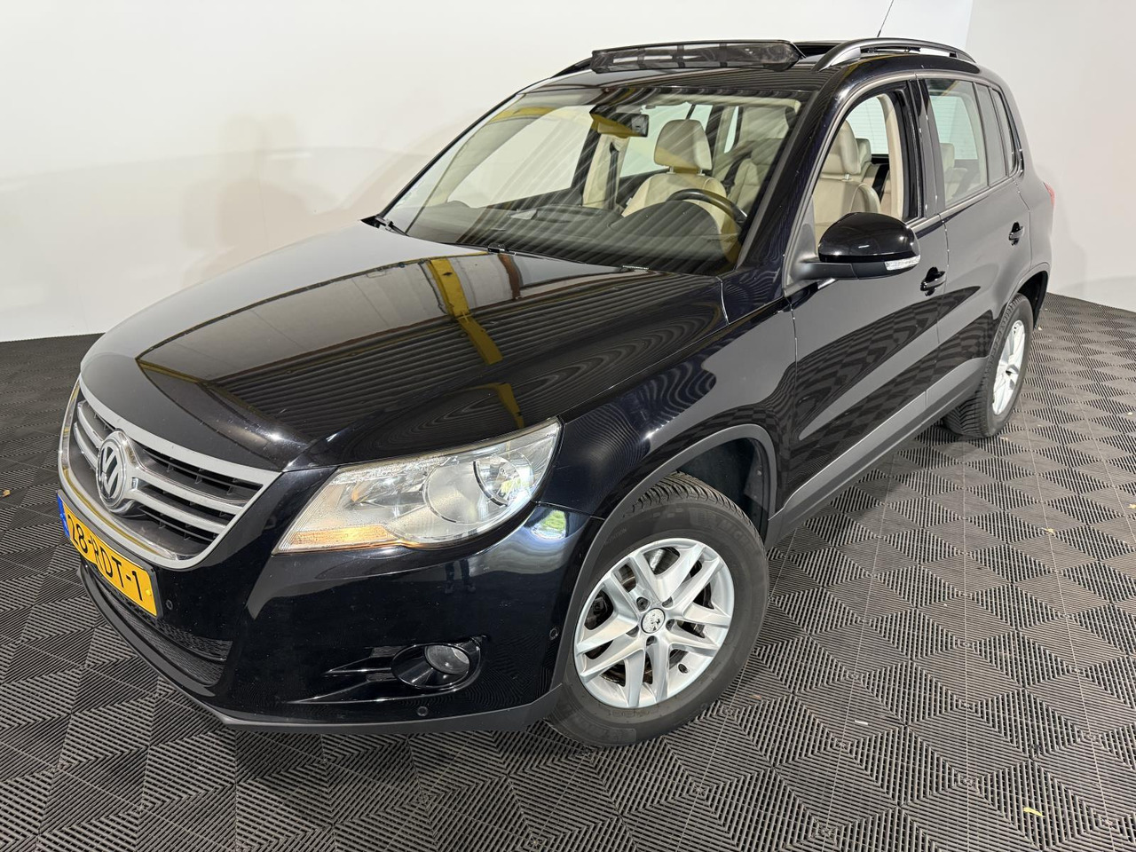 Volkswagen | Tiguan | 1.4 TSI Comfort&Design | 2011 | 236.671 km | 28RDT1 | Logisch - SUV: bilde 1 Volkswagen | Tiguan | 1.4 TSI Comfort&Design | 2011 | 236.671 km | 28RDT1 | Logisch - SUV: bilde 1