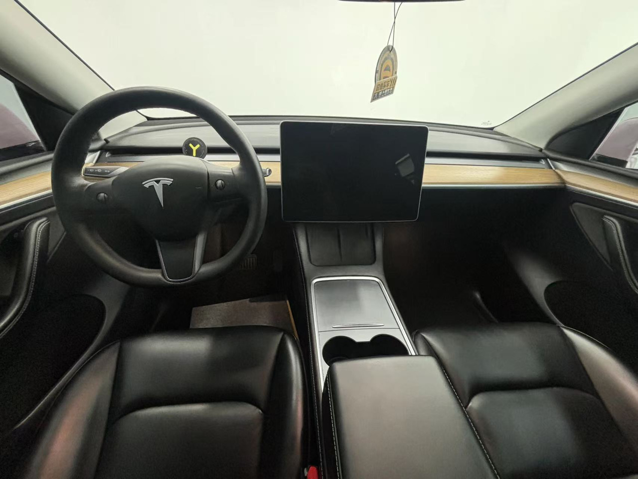 TESLA MODEL Y - SUV: bilde 5 TESLA MODEL Y - SUV: bilde 5