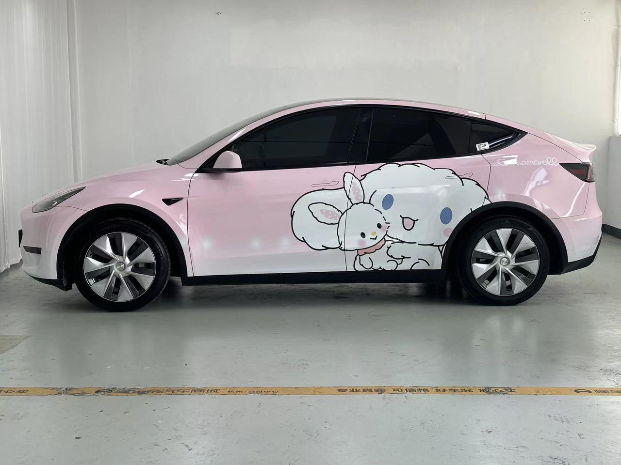 TESLA MODEL Y - SUV: bilde 2 TESLA MODEL Y - SUV: bilde 2