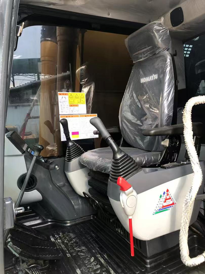 Komatsu PC220-8 - Beltegraver: bilde 4 Komatsu PC220-8 - Beltegraver: bilde 4