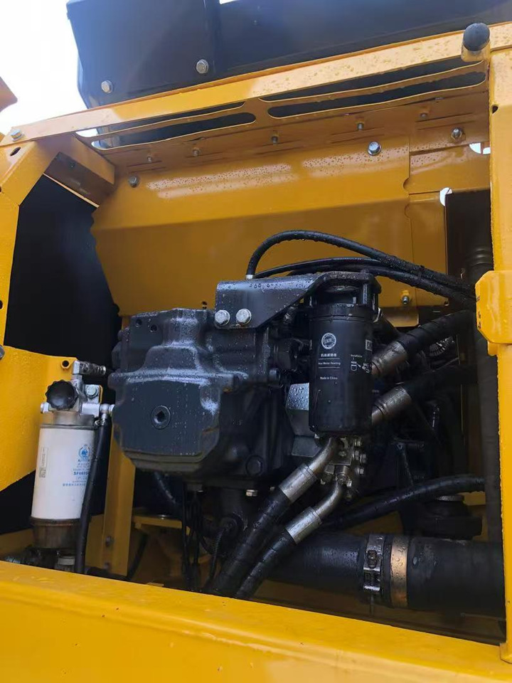 Komatsu PC220-8 - Beltegraver: bilde 5 Komatsu PC220-8 - Beltegraver: bilde 5