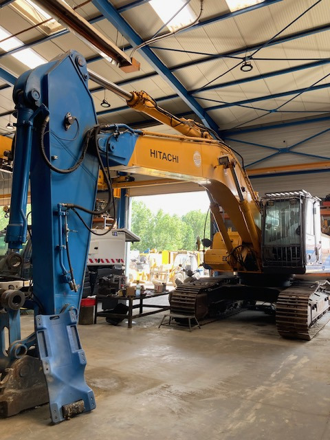 Pelle HITACHI - Beltegraver: bilde 1 Pelle HITACHI - Beltegraver: bilde 1