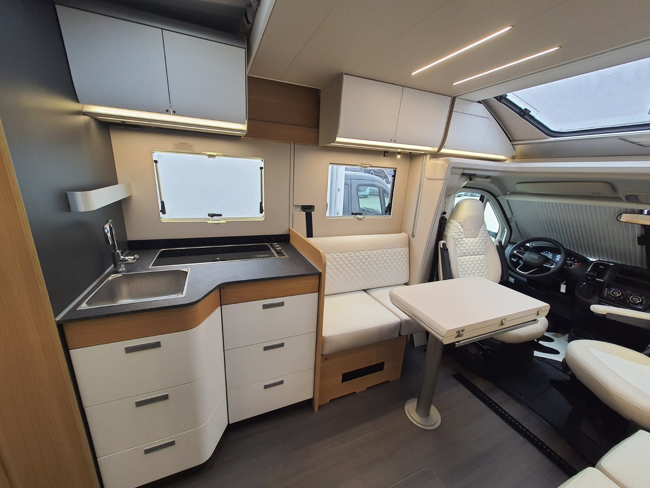 Adria Matrix Plus 670DC - Halvintegrert bobil: bilde 5 Adria Matrix Plus 670DC - Halvintegrert bobil: bilde 5
