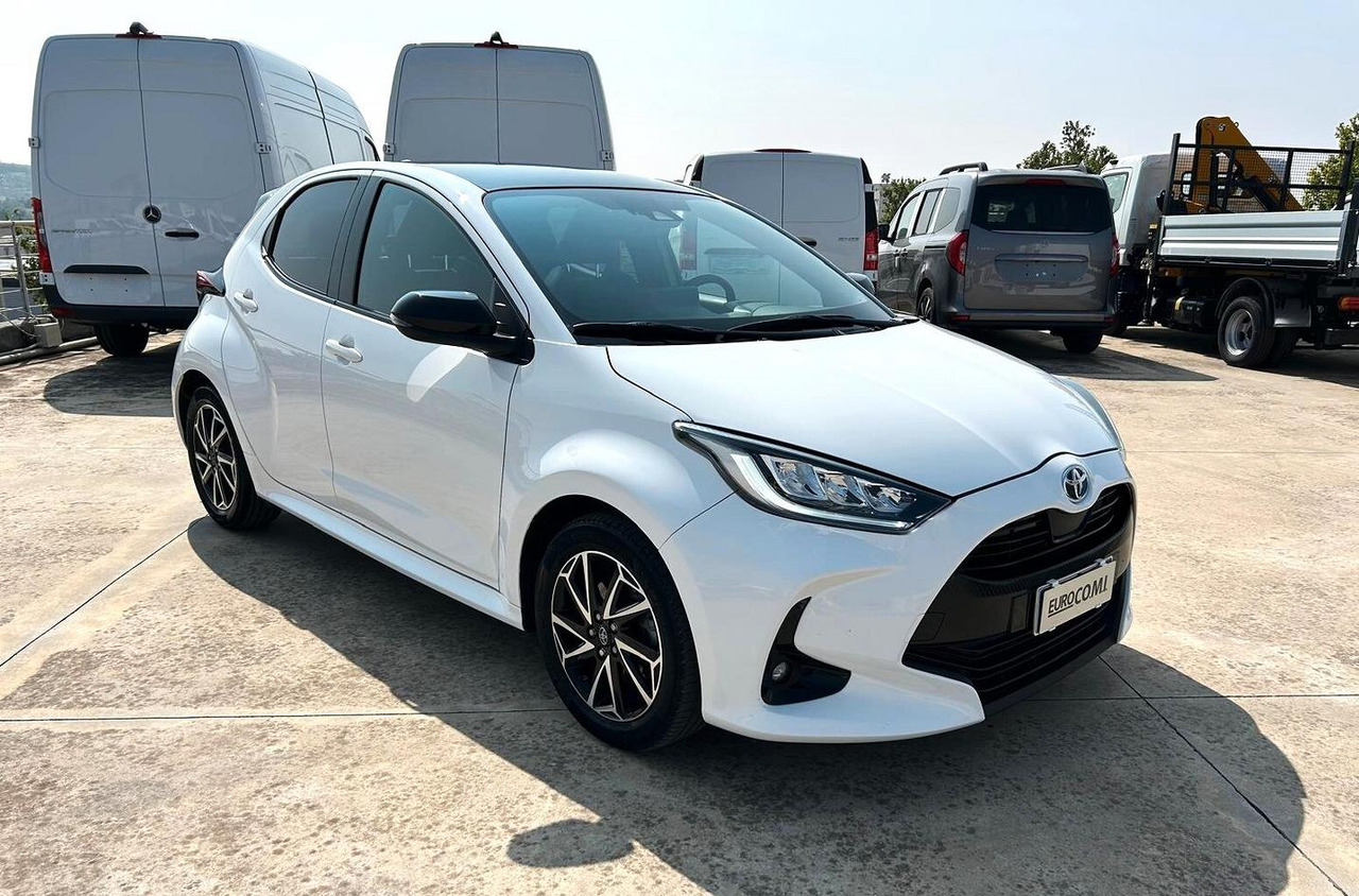 Toyota Yaris 1.5 Hybrid 5 porte Lounge - Sedan: bilde 3 Toyota Yaris 1.5 Hybrid 5 porte Lounge - Sedan: bilde 3