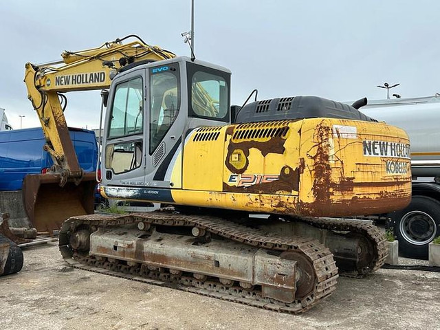 Gravemaskin New Holland E215B: bilde 16