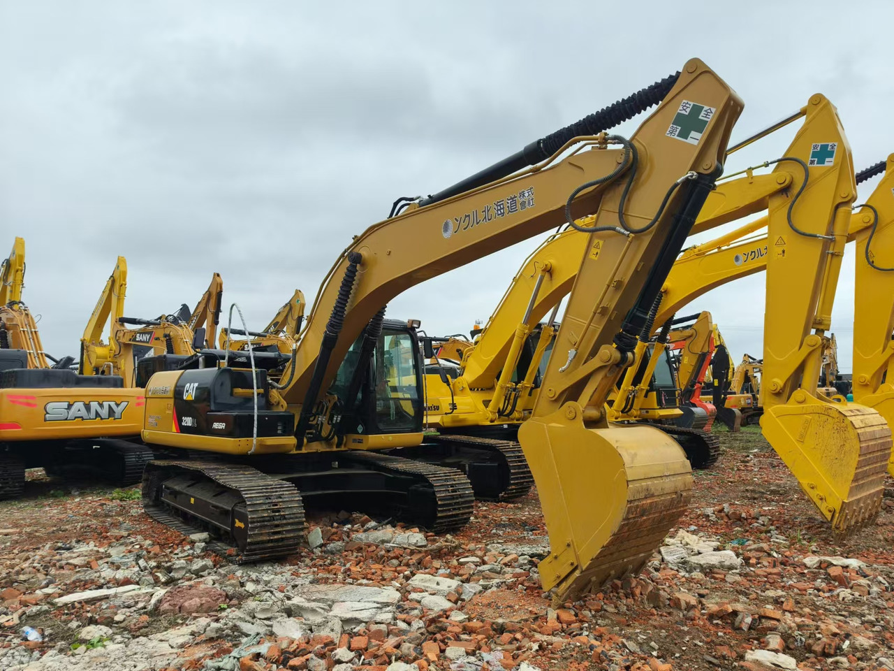 CATERPILLAR 320D2L - Beltegraver: bilde 3 CATERPILLAR 320D2L - Beltegraver: bilde 3