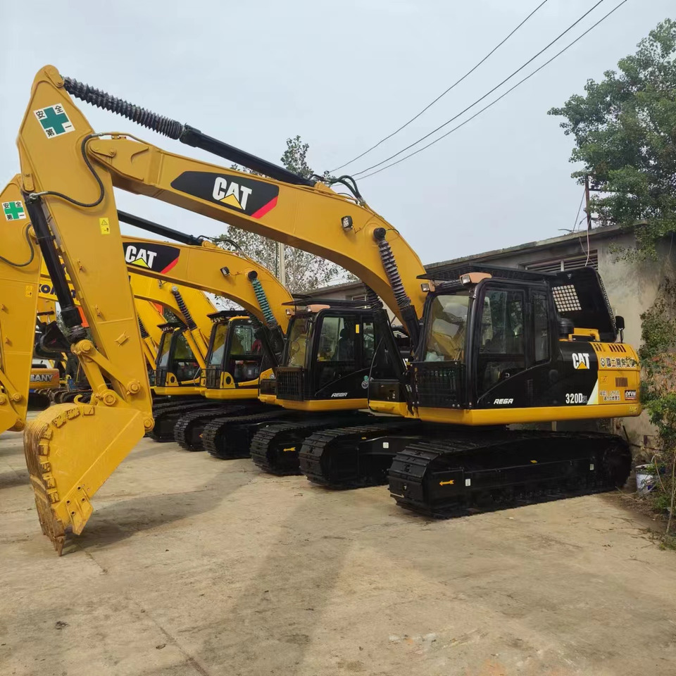 CATERPILLAR 320D2L - Beltegraver: bilde 1 CATERPILLAR 320D2L - Beltegraver: bilde 1