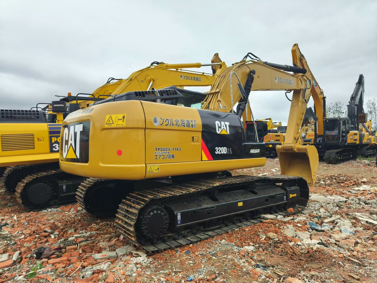 CATERPILLAR 320D2L - Beltegraver: bilde 1 CATERPILLAR 320D2L - Beltegraver: bilde 1
