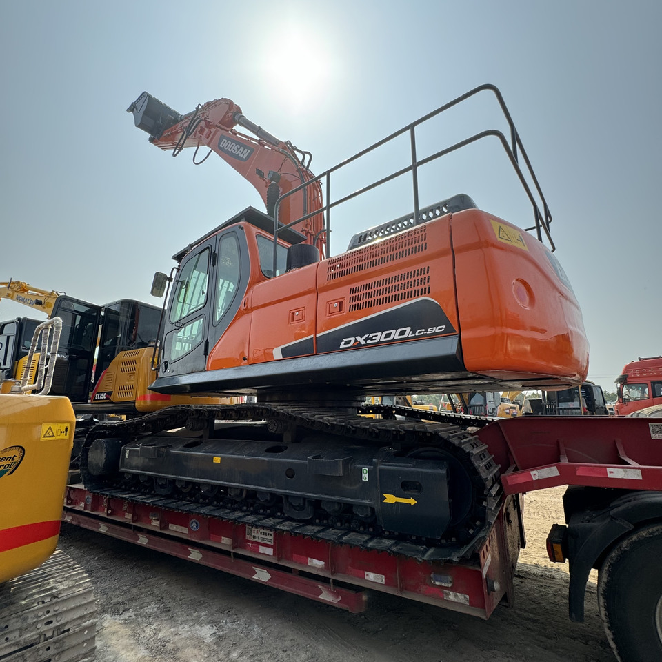 DOOSAN DX300 - Beltegraver: bilde 1 DOOSAN DX300 - Beltegraver: bilde 1