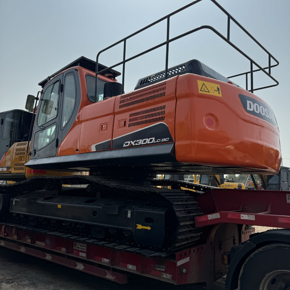 DOOSAN DX300 - Beltegraver: bilde 3 DOOSAN DX300 - Beltegraver: bilde 3