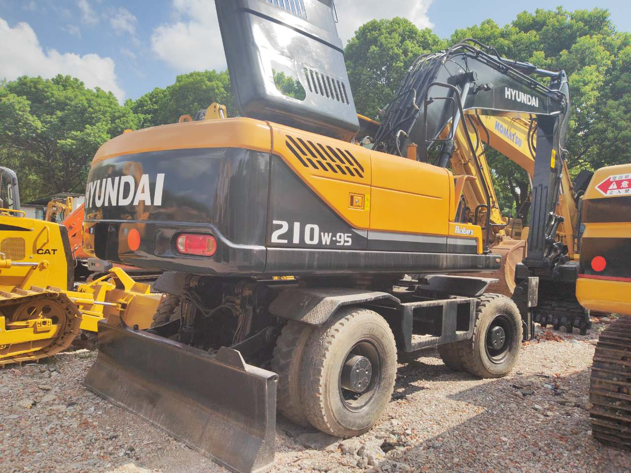 HYUNDAI R210W-9 - Hjulgraver: bilde 1 HYUNDAI R210W-9 - Hjulgraver: bilde 1