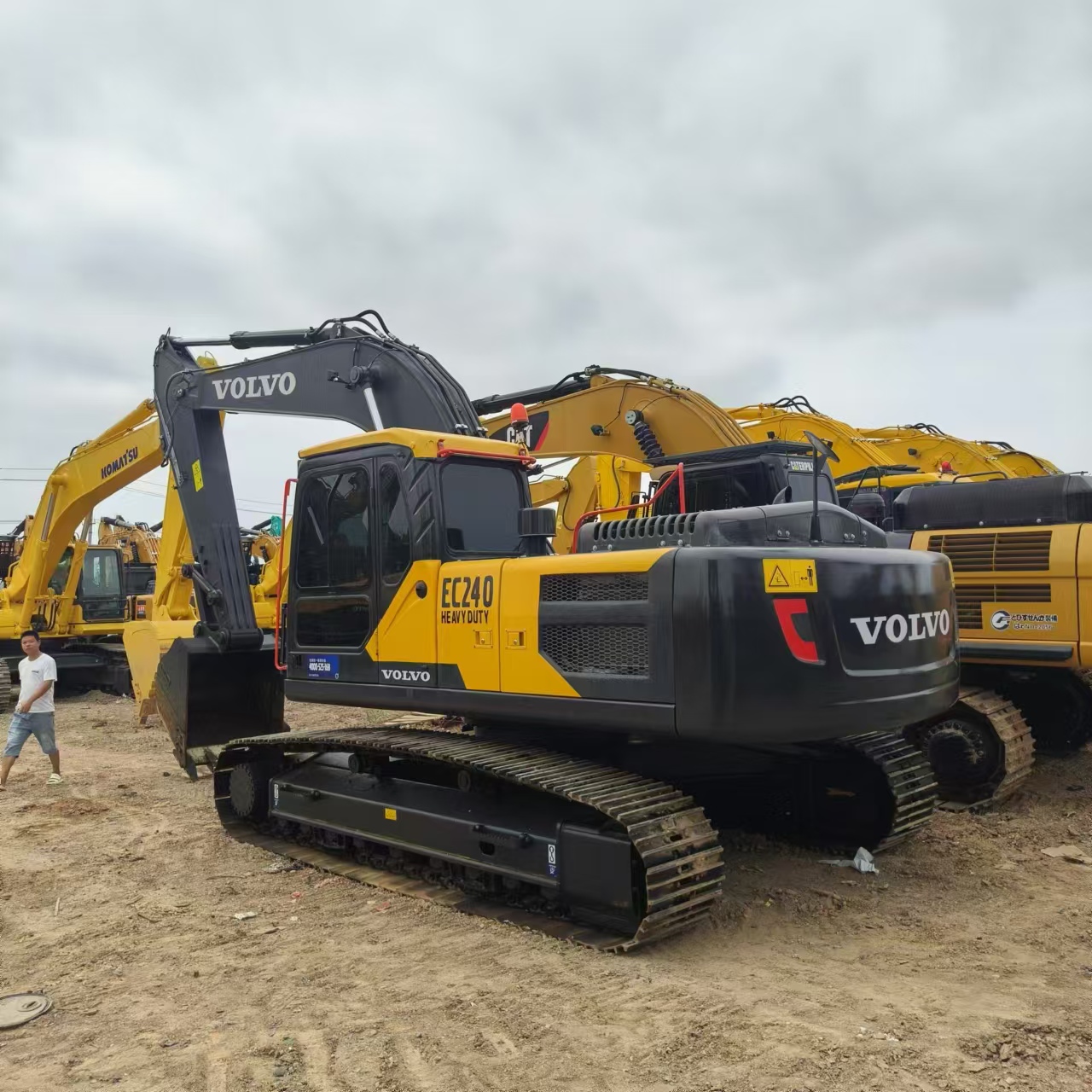 VOLVO EC240 - Beltegraver: bilde 2 VOLVO EC240 - Beltegraver: bilde 2