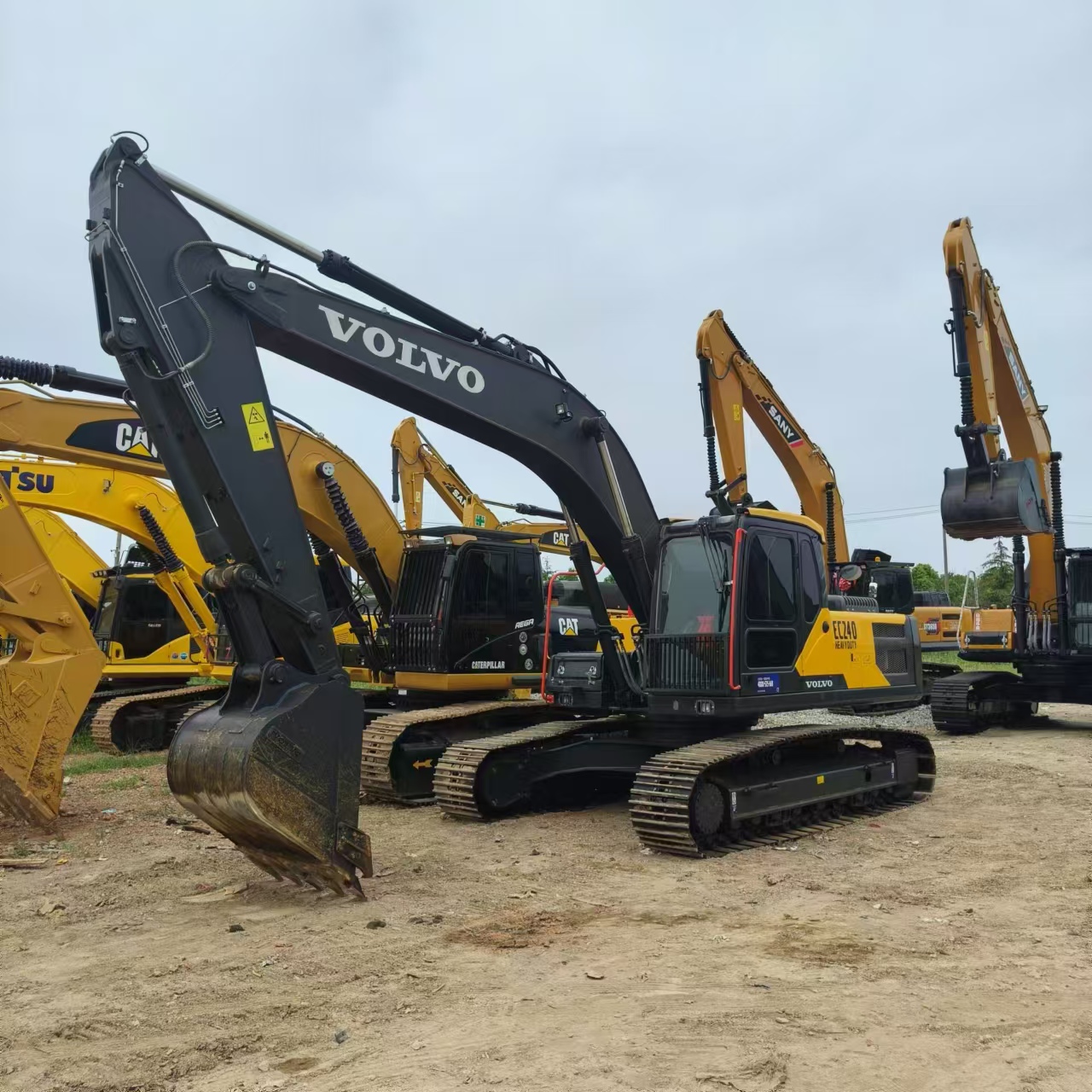 VOLVO EC240 - Beltegraver: bilde 1 VOLVO EC240 - Beltegraver: bilde 1