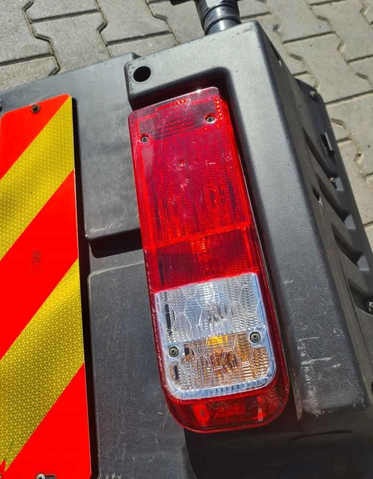 BŁOTNIK KOMPLETNY PRAWY TYŁ LAMPA CHLAPACZ MOCOWANIE FORD F-MAX CARGO - Fløy: bilde 5 BŁOTNIK KOMPLETNY PRAWY TYŁ LAMPA CHLAPACZ MOCOWANIE FORD F-MAX CARGO - Fløy: bilde 5