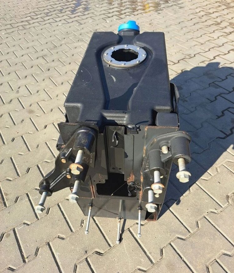 Ford F-MAX CARGO GC46-5J231-AG Ford F-MAX CARGO - AdBlue tank for Lastebil: bilde 2 Ford F-MAX CARGO GC46-5J231-AG Ford F-MAX CARGO - AdBlue tank for Lastebil: bilde 2