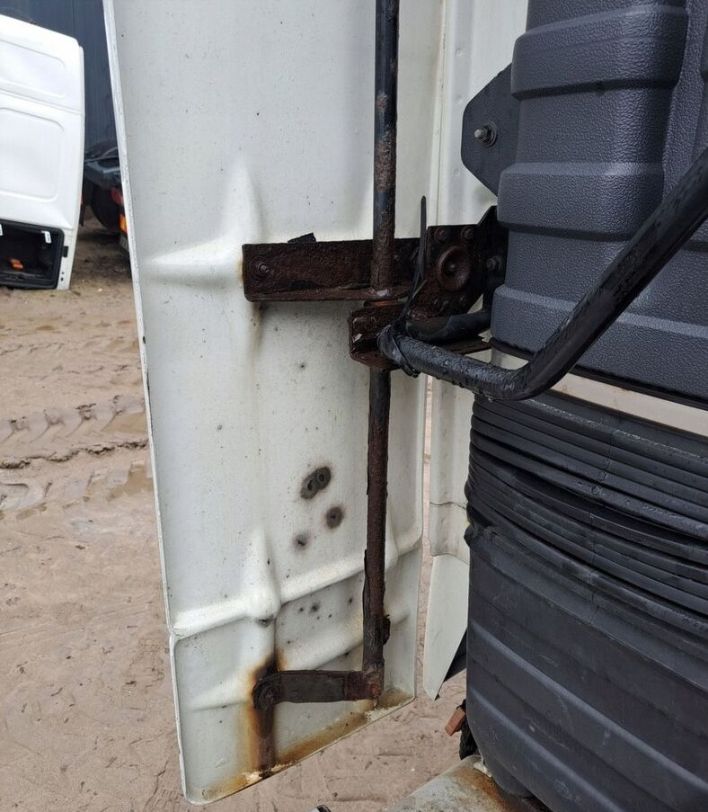 OWIEWKA LEWA SPOILER ZAKABINOWY VOLVO FH 12 13 - Aerodynamikk/ Spoiler for Lastebil: bilde 1 OWIEWKA LEWA SPOILER ZAKABINOWY VOLVO FH 12 13 - Aerodynamikk/ Spoiler for Lastebil: bilde 1