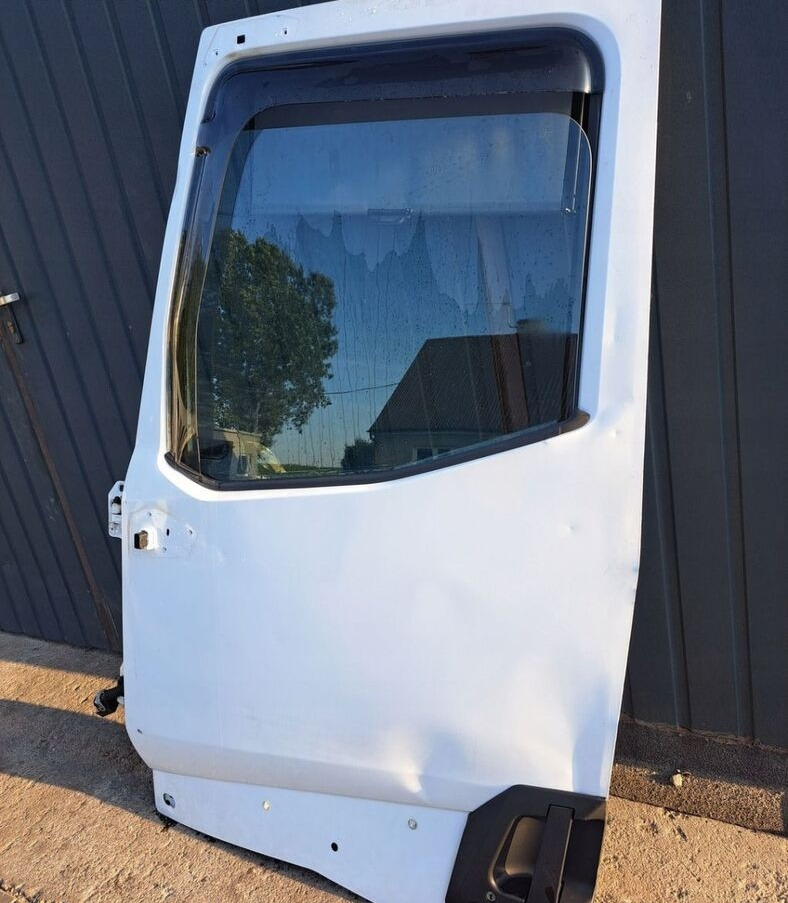 RENAULT DRZWI KOMPLETNE LEWE RENAULT GAMA T K C RANGE - Dør og deler for Lastebil: bilde 1 RENAULT DRZWI KOMPLETNE LEWE RENAULT GAMA T K C RANGE - Dør og deler for Lastebil: bilde 1