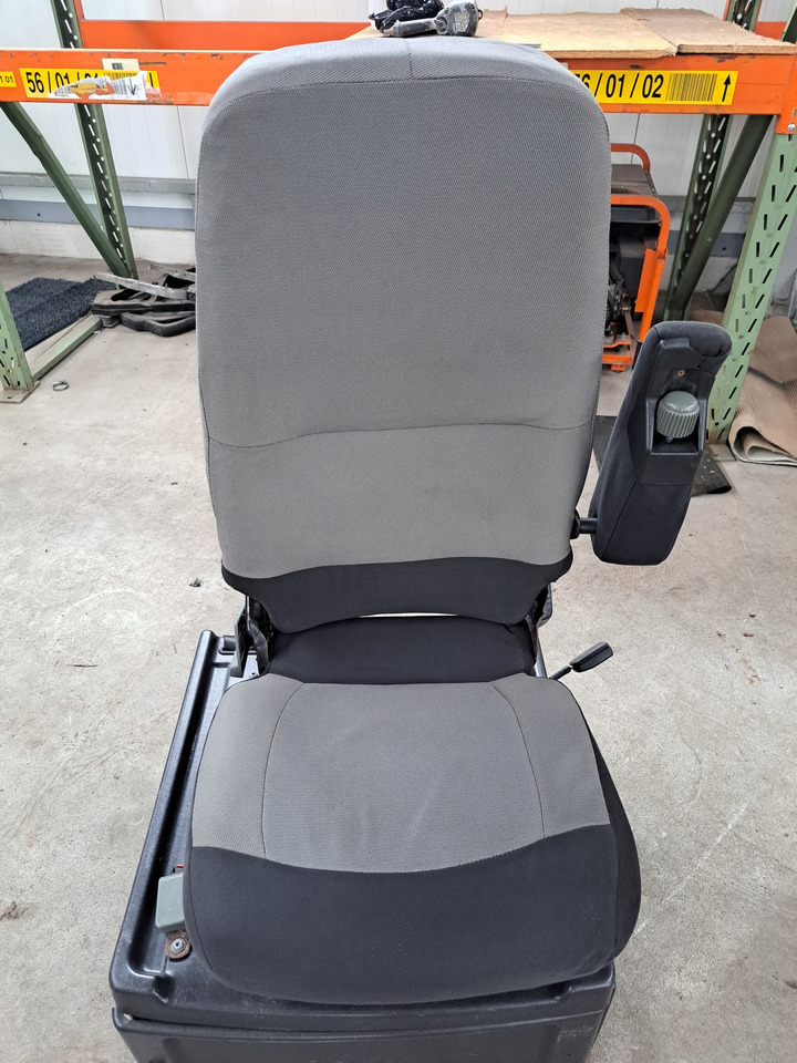 RENAULT FOTEL OBRACANY SIEDZENIE PASAŻERA RENAULT MAGNUM DXI LIFT VEGA SALONKA - Sete for Lastebil: bilde 3 RENAULT FOTEL OBRACANY SIEDZENIE PASAŻERA RENAULT MAGNUM DXI LIFT VEGA SALONKA - Sete for Lastebil: bilde 3