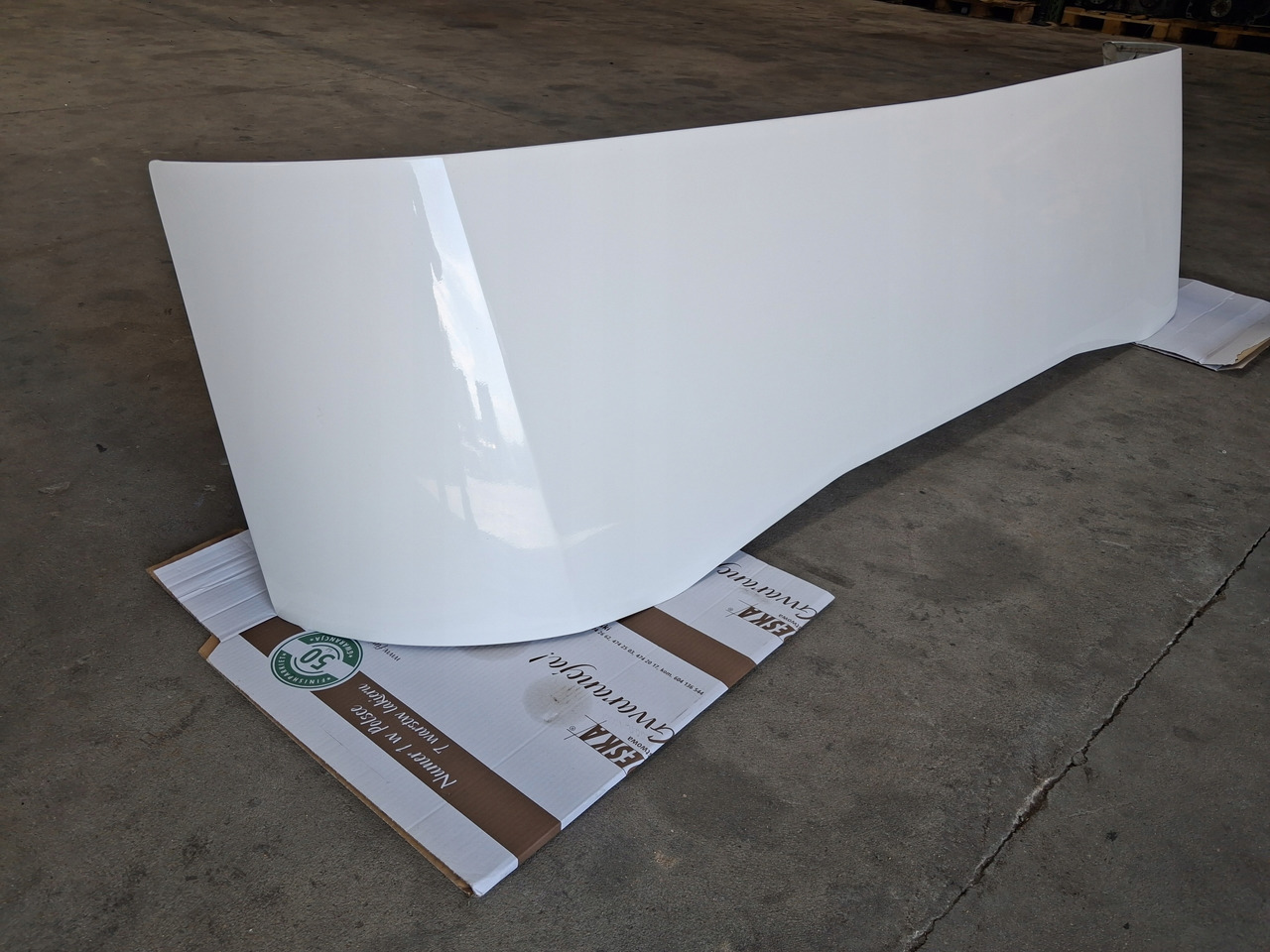 RENAULT MASKA ATRAPA PRZÓD KABINY ORYGINAŁ RENAULT GAMA T EURO 6 - Karosseri og eksteriør for Lastebil: bilde 2 RENAULT MASKA ATRAPA PRZÓD KABINY ORYGINAŁ RENAULT GAMA T EURO 6 - Karosseri og eksteriør for Lastebil: bilde 2