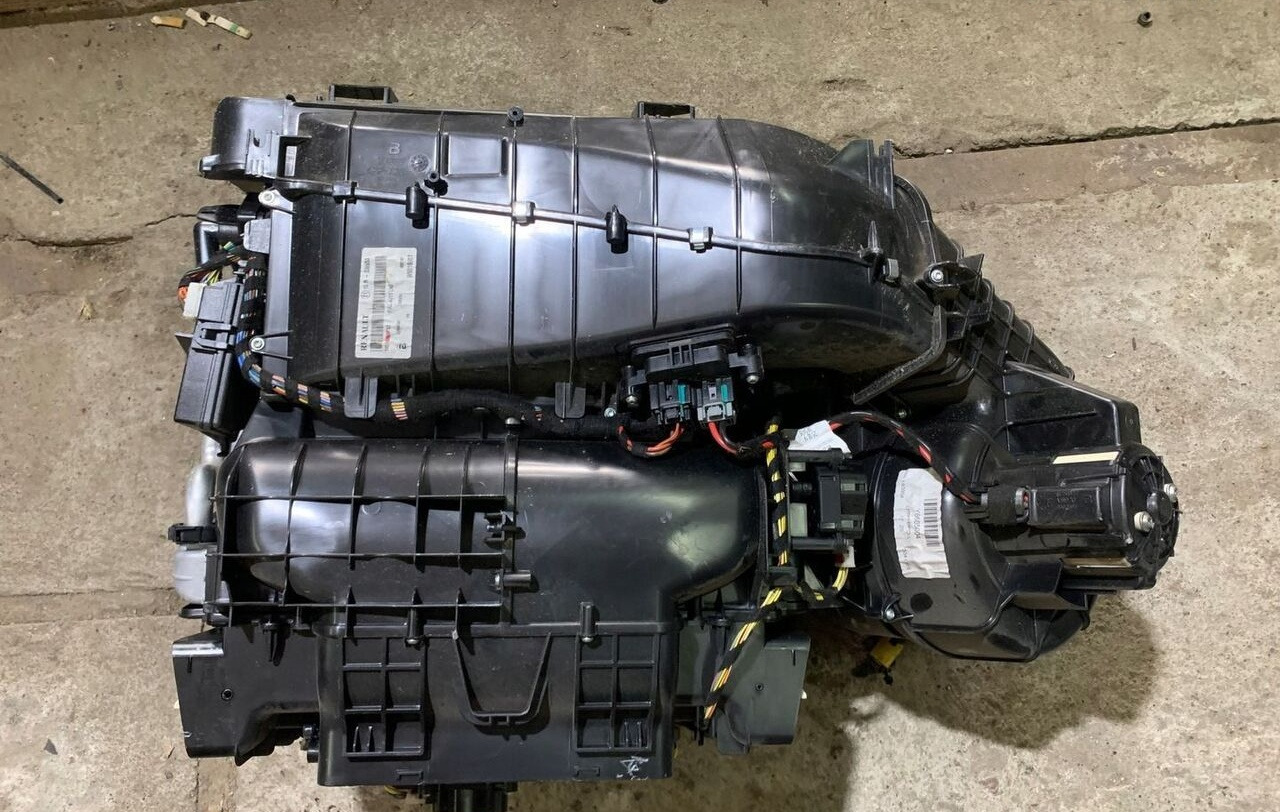 RENAULT NAGRZEWNICA KOMPLETNA RENAULT GAMA T RANGE - Varme/ Ventilasjon for Lastebil: bilde 1 RENAULT NAGRZEWNICA KOMPLETNA RENAULT GAMA T RANGE - Varme/ Ventilasjon for Lastebil: bilde 1