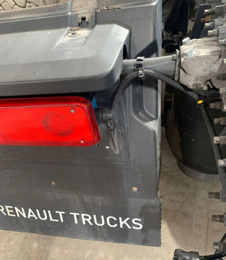 Renault BŁOTNIK LEWY TYŁ KOMPLETNY RENAULT GAMA T C RANGE - Fløy for Lastebil: bilde 1 Renault BŁOTNIK LEWY TYŁ KOMPLETNY RENAULT GAMA T C RANGE - Fløy for Lastebil: bilde 1