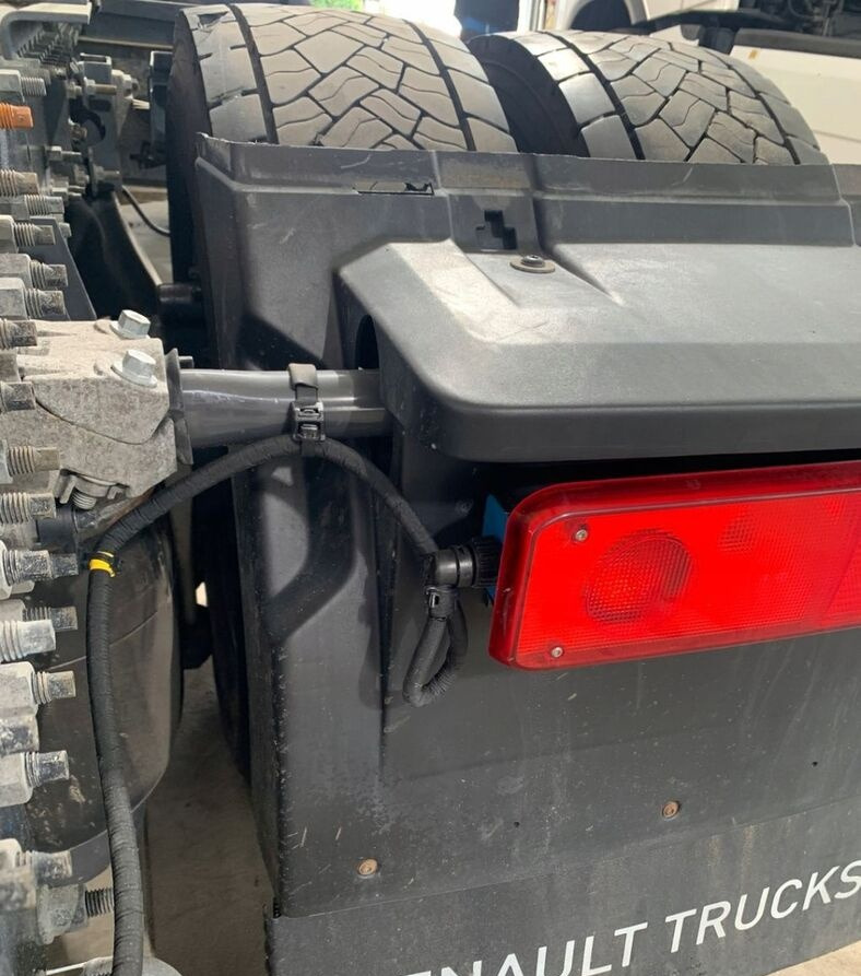 Renault BŁOTNIK PRAWY TYŁ KOMPLETNY RENAULT GAMA T C RANGE - Fløy for Lastebil: bilde 2 Renault BŁOTNIK PRAWY TYŁ KOMPLETNY RENAULT GAMA T C RANGE - Fløy for Lastebil: bilde 2