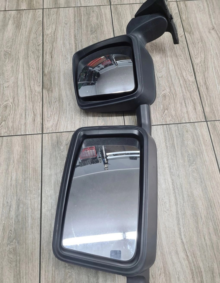 Renault GAMA T C K RANGE - Bakspeil: bilde 1 Renault GAMA T C K RANGE - Bakspeil: bilde 1