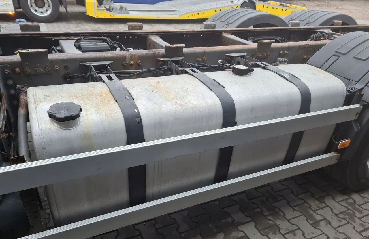 Renault PREMIUM MAGNUM DXI GAMA T VOLVO FH 13 4 180X70X70 1 Renault RENAULT PREMIUM MAGNUM DXI GAMA T VOLVO FH 13 4 - Drivstofftank for Lastebil: bilde 4 Renault PREMIUM MAGNUM DXI GAMA T VOLVO FH 13 4 180X70X70 1 Renault RENAULT PREMIUM MAGNUM DXI GAMA T VOLVO FH 13 4 - Drivstofftank for Lastebil: bilde 4