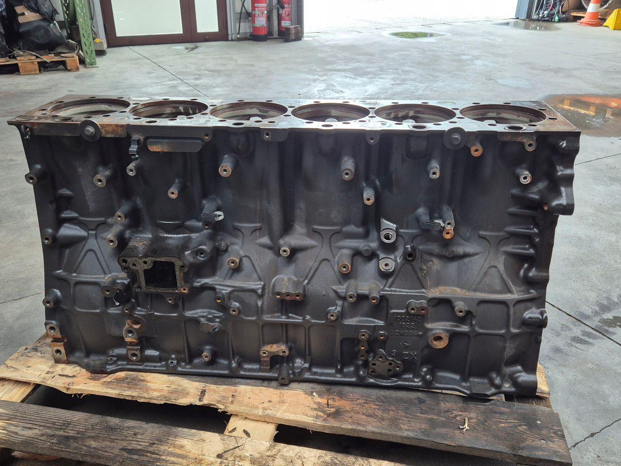 VOLVO BLOK SILNIKA RENAULT GAMA RANGE T EVO TURBOCOMPOUND VOLVO FH 5 D13K 2226825 K8 - Sylinderblokk for Lastebil: bilde 2 VOLVO BLOK SILNIKA RENAULT GAMA RANGE T EVO TURBOCOMPOUND VOLVO FH 5 D13K 2226825 K8 - Sylinderblokk for Lastebil: bilde 2