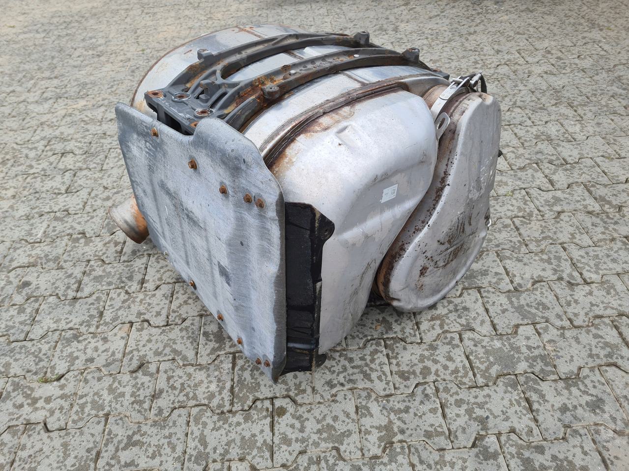 VOLVO KATALIZATOR TŁUMIK DPF FILTR KOMPLETNY VOLVO FH 4 FM 4 RENAULT GAMA T RANGE - Katalysator: bilde 1 VOLVO KATALIZATOR TŁUMIK DPF FILTR KOMPLETNY VOLVO FH 4 FM 4 RENAULT GAMA T RANGE - Katalysator: bilde 1