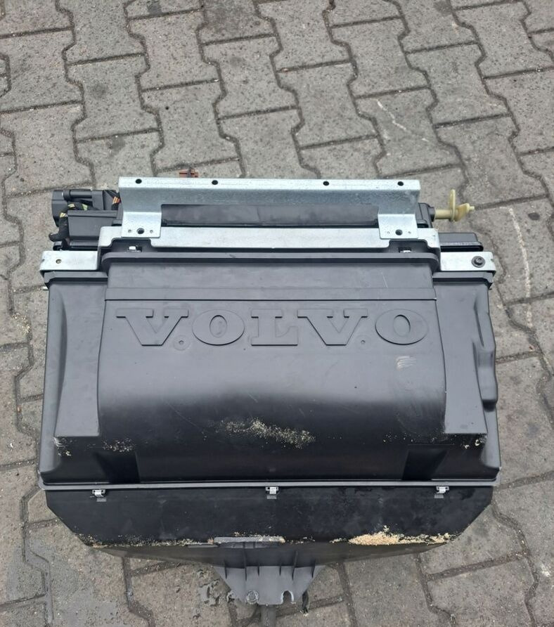 Volvo NAGRZEWNICA KOMPLETNA VOLVO FH FM 9 13 LIFT - Varme/ Ventilasjon for Lastebil: bilde 2 Volvo NAGRZEWNICA KOMPLETNA VOLVO FH FM 9 13 LIFT - Varme/ Ventilasjon for Lastebil: bilde 2