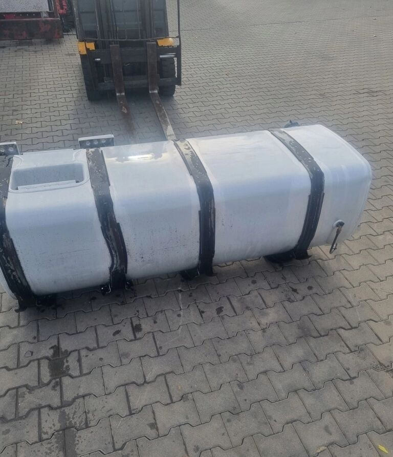 Volvo OE 20873121 Renault RENAULT PREMIUM MAGNUM DXI GAMA T VOLVO FH 13 4 truck - Drivstofftank for Lastebil: bilde 4 Volvo OE 20873121 Renault RENAULT PREMIUM MAGNUM DXI GAMA T VOLVO FH 13 4 truck - Drivstofftank for Lastebil: bilde 4
