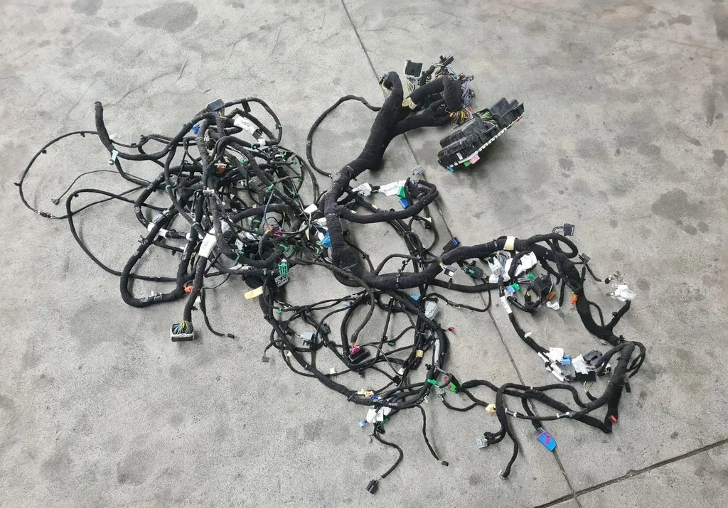 WIĄZKA INSTALACJA KABINY KONSOLI DESKI ROZDZIELCZEJ FORD F-MAX 500 TRUCKS - Kabel/ Ledninger: bilde 1 WIĄZKA INSTALACJA KABINY KONSOLI DESKI ROZDZIELCZEJ FORD F-MAX 500 TRUCKS - Kabel/ Ledninger: bilde 1