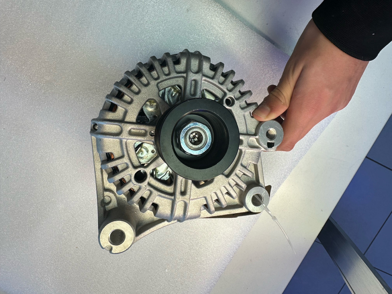 Woda BMW 325, 330, X5 - Dynamo for Varebil: bilde 2 Woda BMW 325, 330, X5 - Dynamo for Varebil: bilde 2