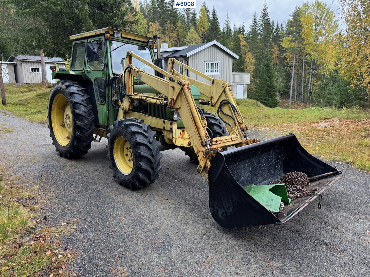 1977 John Deere 2030 w/ front loader, bucket and chains. - Traktor: bilde 4 1977 John Deere 2030 w/ front loader, bucket and chains. - Traktor: bilde 4