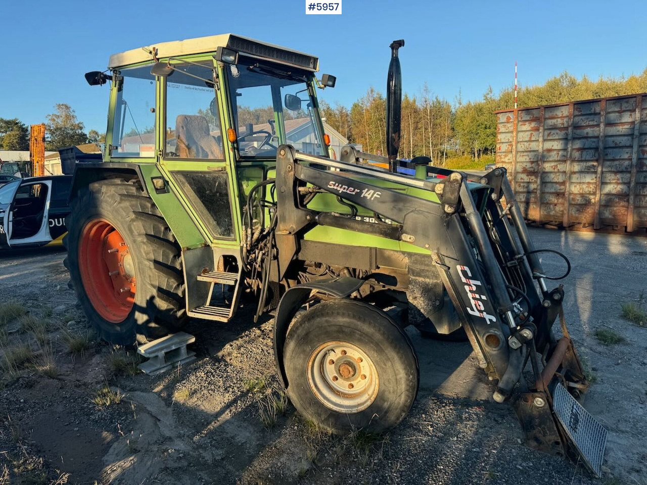 1982 Fendt 306LS 4x2 with front loader - Traktor: bilde 1 1982 Fendt 306LS 4x2 with front loader - Traktor: bilde 1