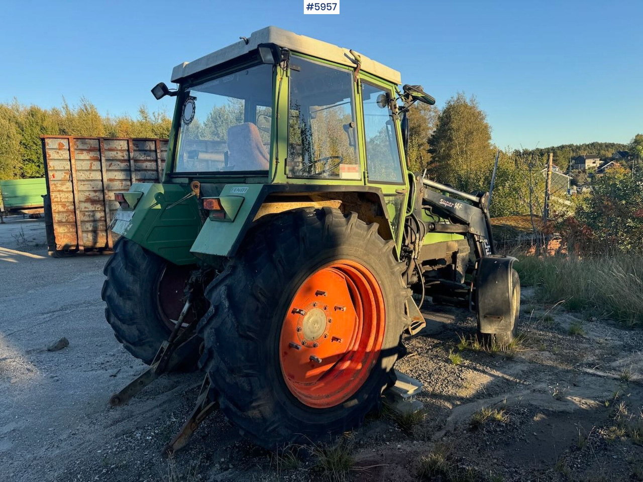 1982 Fendt 306LS 4x2 with front loader - Traktor: bilde 3 1982 Fendt 306LS 4x2 with front loader - Traktor: bilde 3