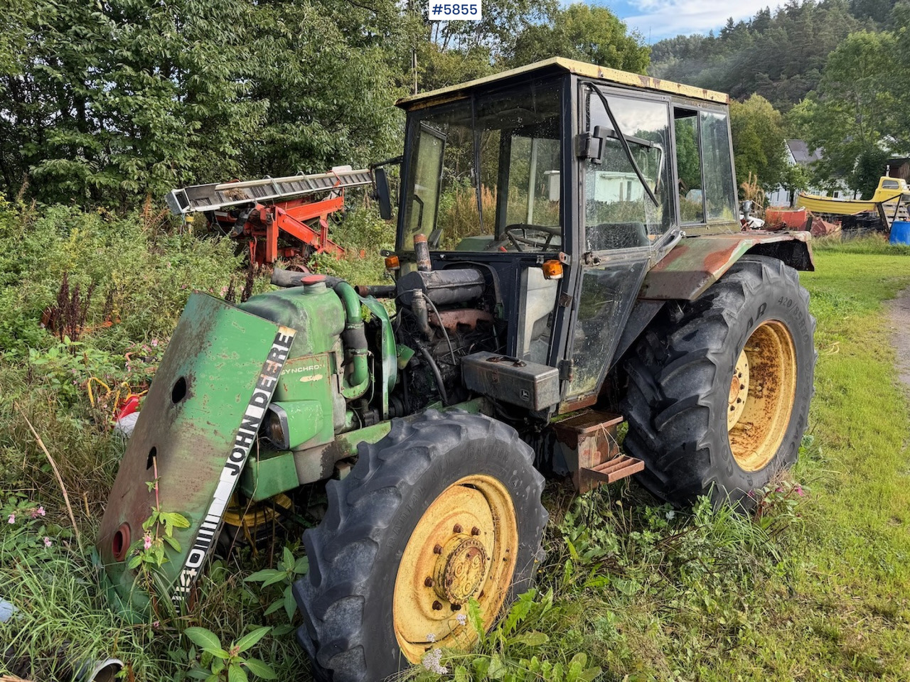 1982 John Deere 1140 with front loader and a parts tractor - Traktor: bilde 3 1982 John Deere 1140 with front loader and a parts tractor - Traktor: bilde 3