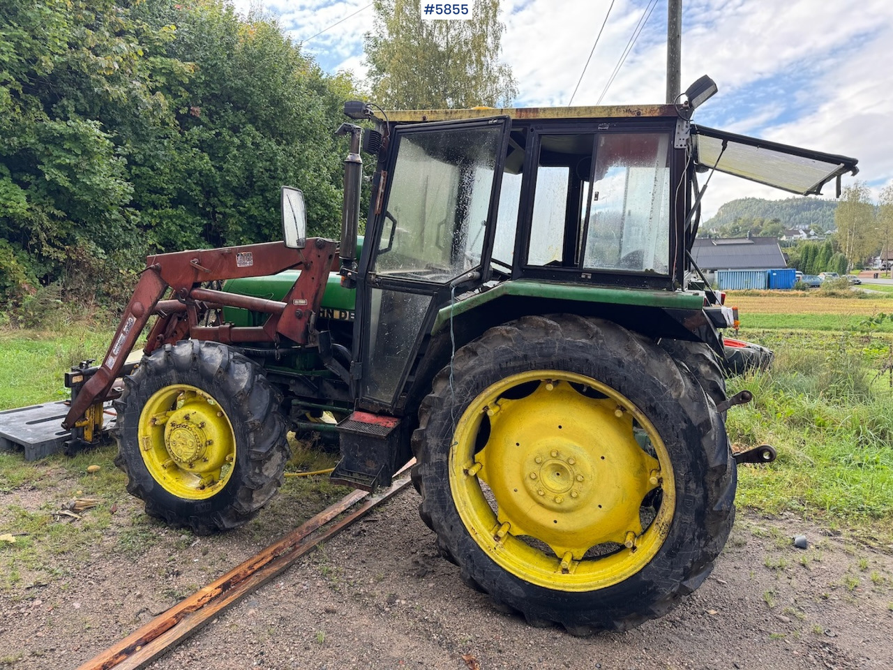 1982 John Deere 1140 with front loader and a parts tractor - Traktor: bilde 4 1982 John Deere 1140 with front loader and a parts tractor - Traktor: bilde 4