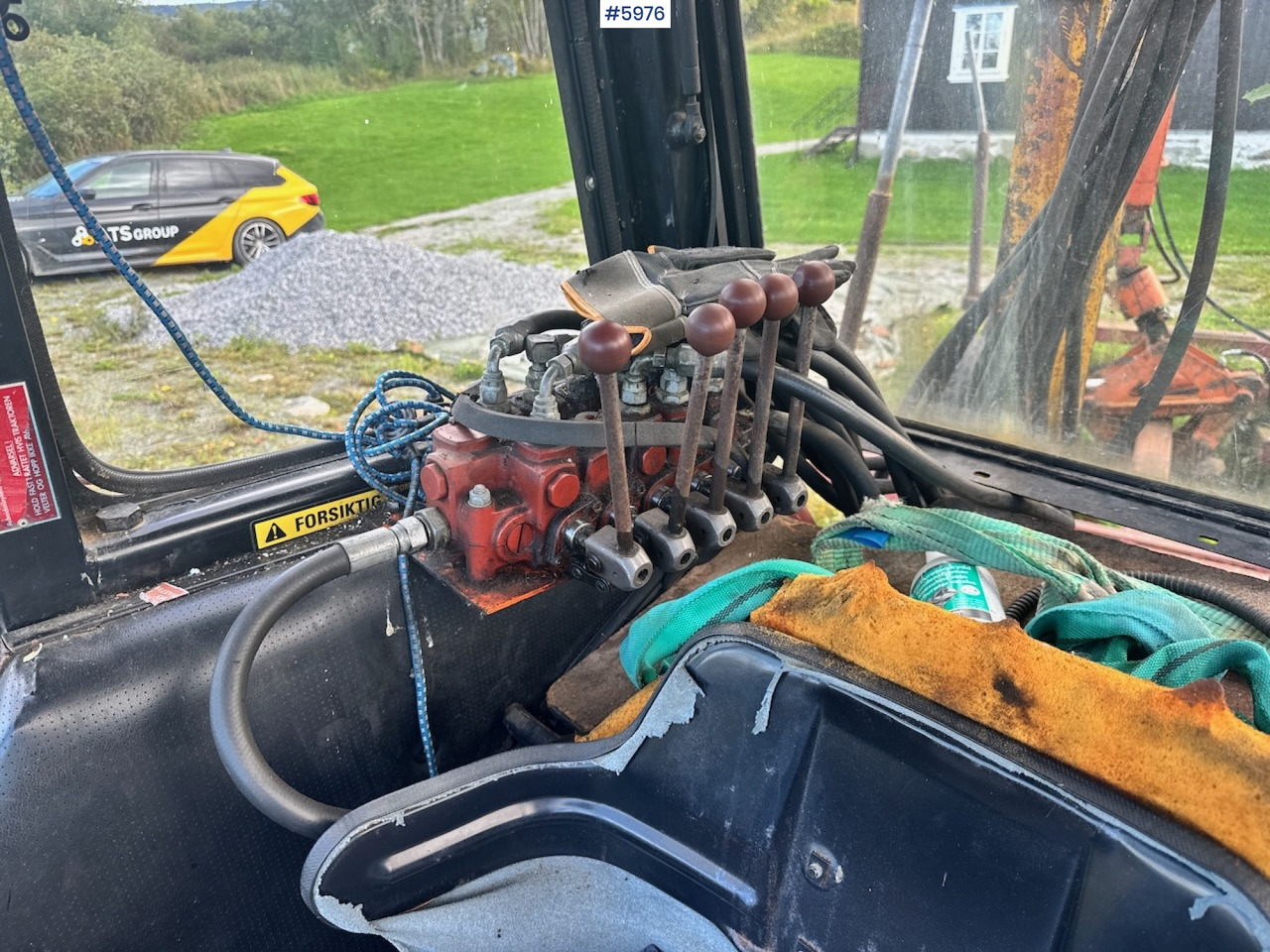 Leie  1985 Case International 685 with Log Trailer 1985 Case International 685 with Log Trailer: bilde 13