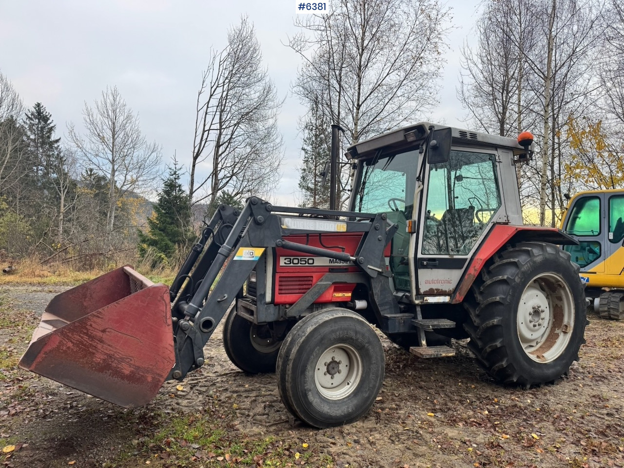 1987 Massey Ferguson 3050 w/ Front loader and twin wheels. - Traktor: bilde 1 1987 Massey Ferguson 3050 w/ Front loader and twin wheels. - Traktor: bilde 1