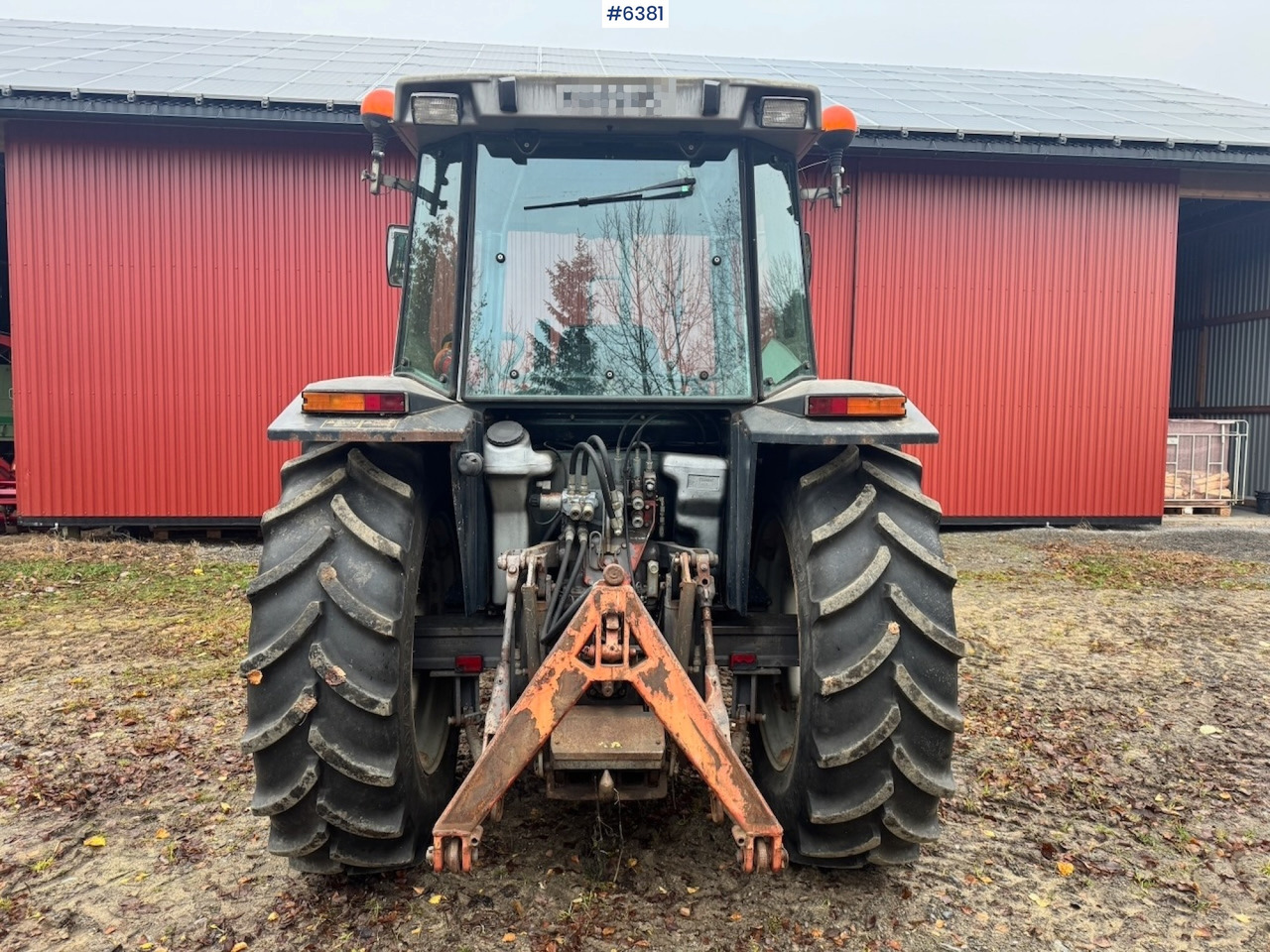 1987 Massey Ferguson 3050 w/ Front loader and twin wheels. - Traktor: bilde 4 1987 Massey Ferguson 3050 w/ Front loader and twin wheels. - Traktor: bilde 4
