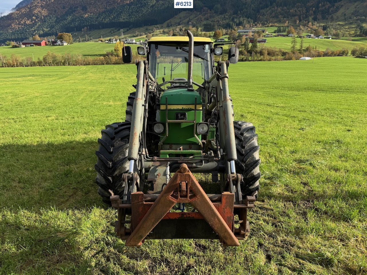 1990 John Deere 2850 Power Synchron w/ front loader. - Traktor: bilde 3 1990 John Deere 2850 Power Synchron w/ front loader. - Traktor: bilde 3