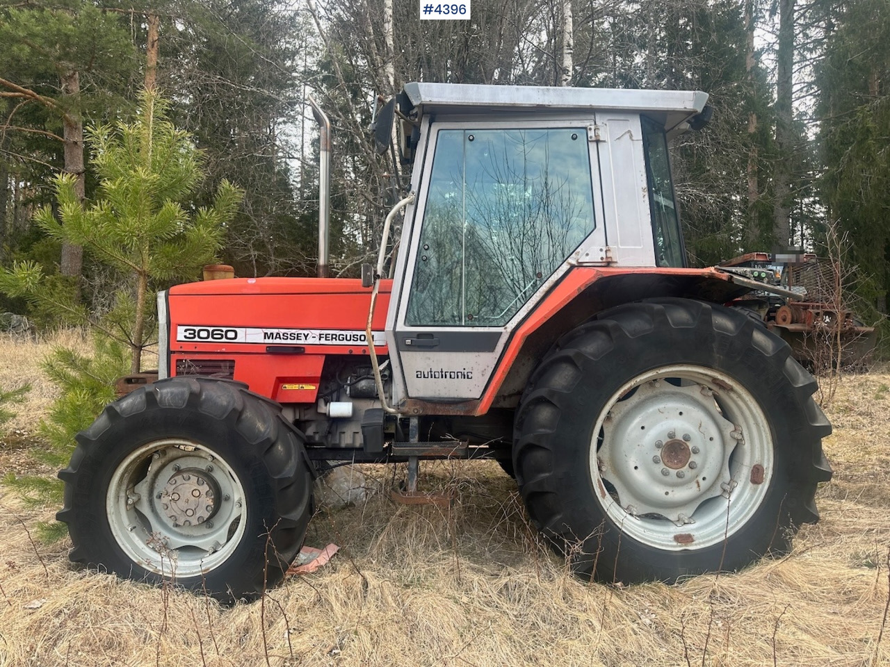1991 Massey-Ferguson 3060 4x4 tractor. Rep. object - Traktor: bilde 3 1991 Massey-Ferguson 3060 4x4 tractor. Rep. object - Traktor: bilde 3