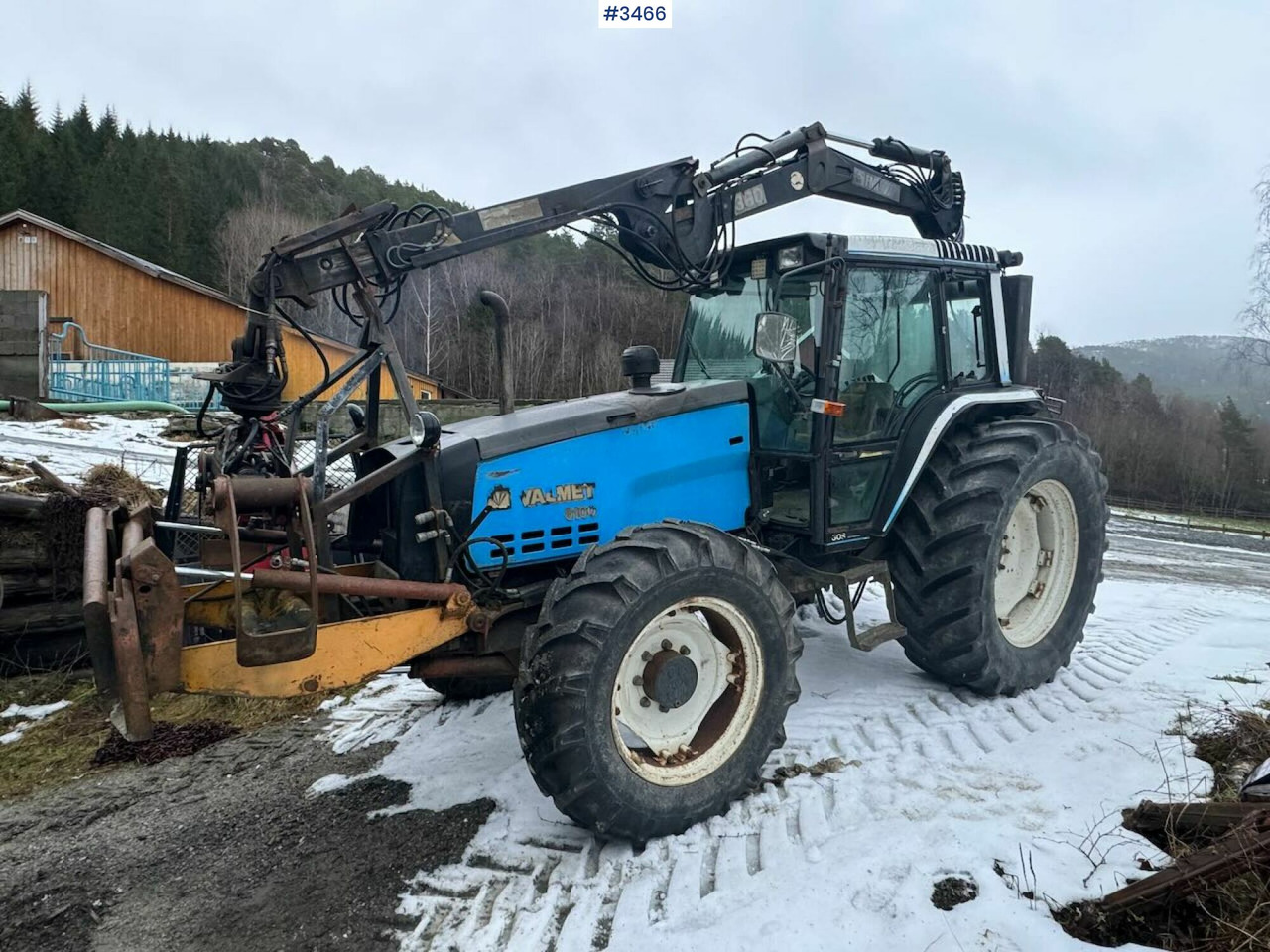 1993 Valmet 8100 m/ Hiab FMV Crane and timber trailer - Traktor: bilde 1 1993 Valmet 8100 m/ Hiab FMV Crane and timber trailer - Traktor: bilde 1